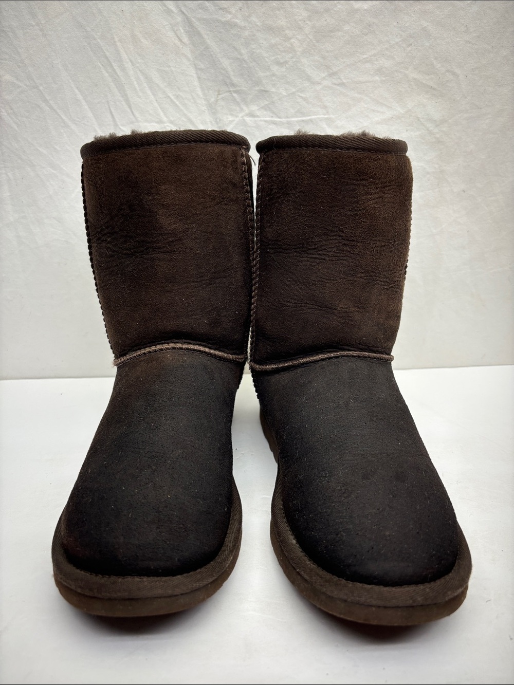 UGG Classic Short Brown Boots, size 6, box 88